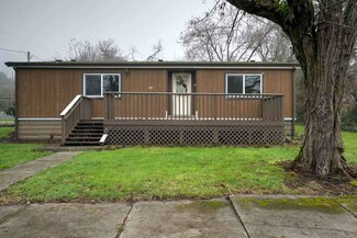 730 Oak St, Brownsville, OR 97327