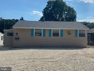 12 Fairway Dr, Tuckerton, NJ 08087
