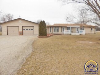 7215 W 125th St, Burlingame, KS 66413