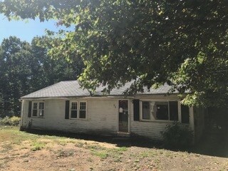 90 Lou Ln, Gilmanton, NH 03237