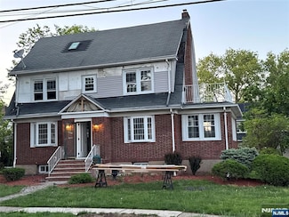 217 Grayson Place, Teaneck, NJ 07666