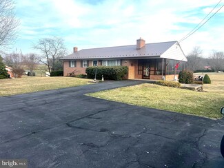 18619 Wagaman Rd, Hagerstown, MD 21740