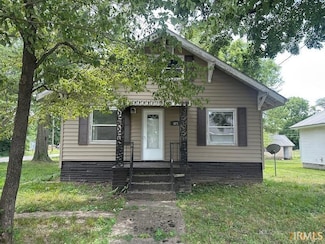 321 E Oak St, Oakland City, IN 47660