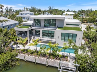 590 de Narvaez Dr, Longboat Key, FL 34228