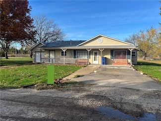 403 N Foreman St, Caney, KS 67333
