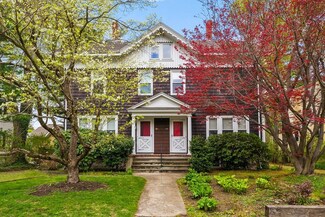 19 Maple Park Unit 21, Newton Center, MA 02459