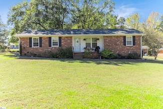 8 Pinecrest Dr, Williamston, SC 29697