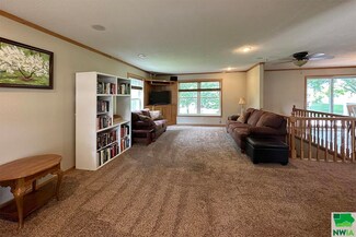 267 11th Ave NE, Sioux Center, IA 51250