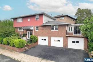 166 Morningside Ln Unit 1st FL, Palisades Park, NJ 07650
