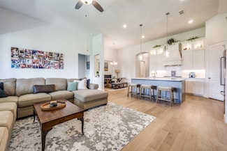 1029 Bayberry Dr, Lantana, TX 76226