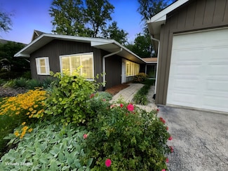 5611 S Quincy St, Hinsdale, IL 60521