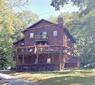 548 Lakeside Dr, East Stroudsburg, PA 18301