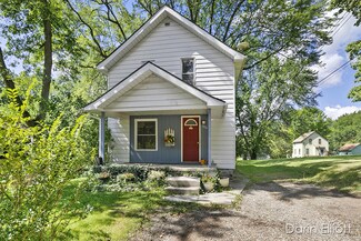 449 Nicholson St, Ionia, MI 48846