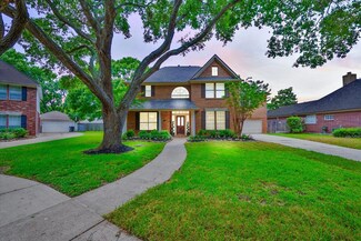 3207 Richland Dr, Sugar Land, TX 77478