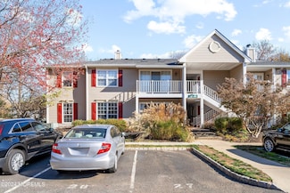 33 Beaumont Ct, Tinton Falls, NJ 07724