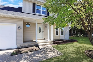 2905 Shadow Creek Ln, Des Moines, IA 50320