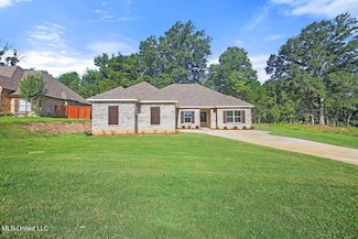 229 Copper Creek Dr, Clinton, MS 39056
