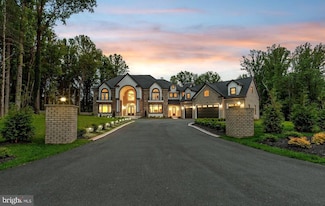 11721 Plantation Dr, Great Falls, VA 22066
