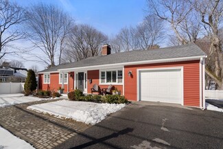 233 Hartford St, Westwood, MA 02090