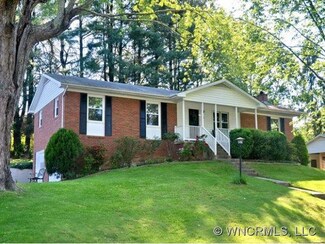 5 Summit Dr, Arden, NC 28704