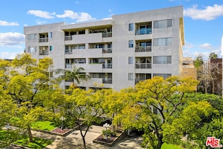 321 N Oakhurst Dr Unit 203, Beverly Hills, CA 90210