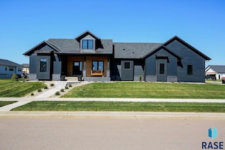 409 N Piper Dr, Sioux Falls, SD 57110