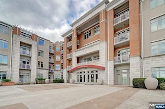 7400 River Rd Unit 231, North Bergen, NJ 07047