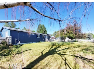 514 W North St, Enterprise, OR 97828