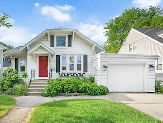 421 E Indiana St, Wheaton, IL 60187