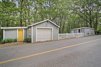 313 Whiley Rd + 0 York Trail, Groton, MA 01450