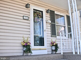 104 N 4th St, Frackville, PA 17931