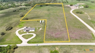 880 Rappold Rd, Yoakum, TX 77995