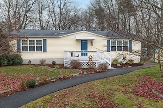 11 Hawthorne St, Rockland, MA 02370