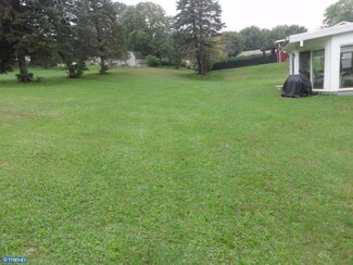 10 Donna Cir, Pottsville, PA 17901
