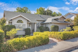 421 Tee Dr, Healdsburg, CA 95448