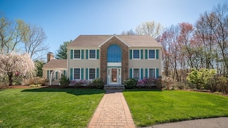 124 Lilah Ln, Reading, MA 01867