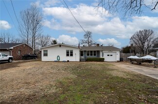 928 S Maple St, Siloam Springs, AR 72761