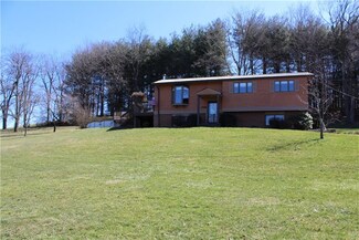 356 Willow Rd, Avella, PA 15312