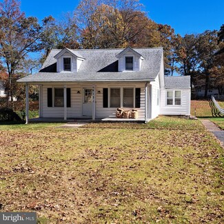 6131 Naval Ave, Lanham, MD 20706