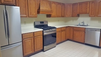 205 1/2 Charles St Unit 2, Cambridge, MA 02141