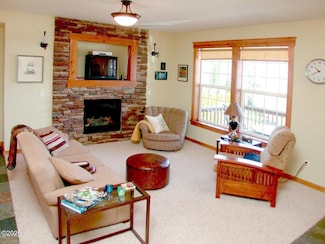 2064 NW 33rd St, Lincoln City, OR 97367