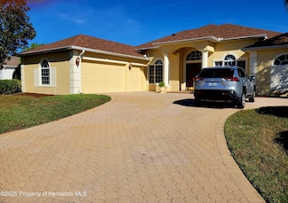 8334 Fair Hill Dr, Weeki Wachee, FL 34613