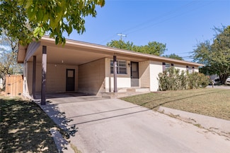 200 W Hale Ave, Decatur, TX 76234