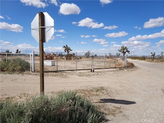 220 California 18, Phelan, CA 92371