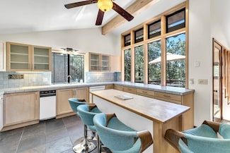 23010 Oak Leaf Ln, Idyllwild, CA 92549