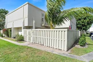 12128 Regal Ct E, Wellington, FL 33414