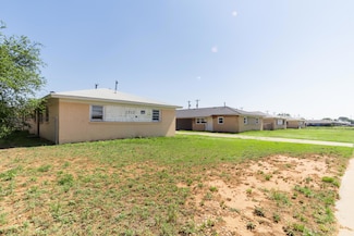 2721 E 2nd St, Lubbock, TX 79403