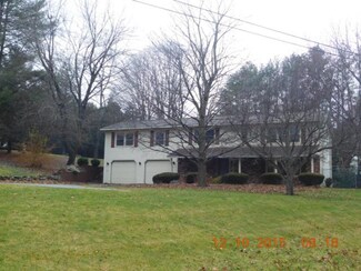 208 Meadow Ln, West Rutland, VT 05777