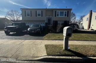 18 Evergreen Place, Howell, NJ 07731