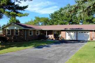 617 Quail Dr, Bluefield, VA 24605